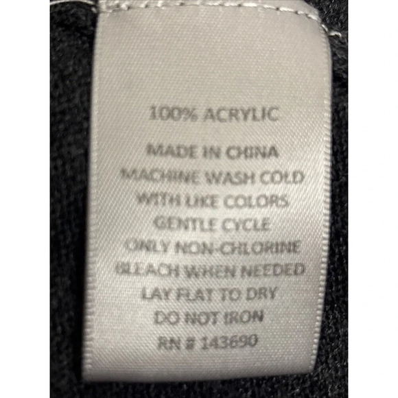 Larry Levine Women's Crew Neck Sweater Top Grey Asymmetrical Hem Size Medium - Picture 13 of 15